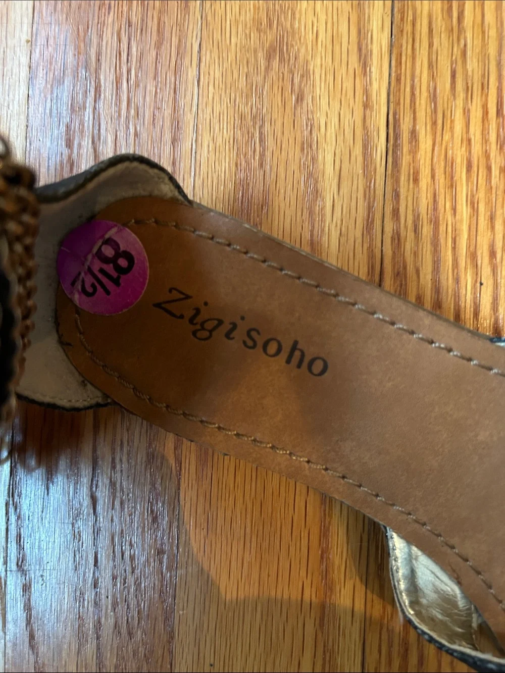 Zigi Soho Thong Sandals with Gold Chain Anklet